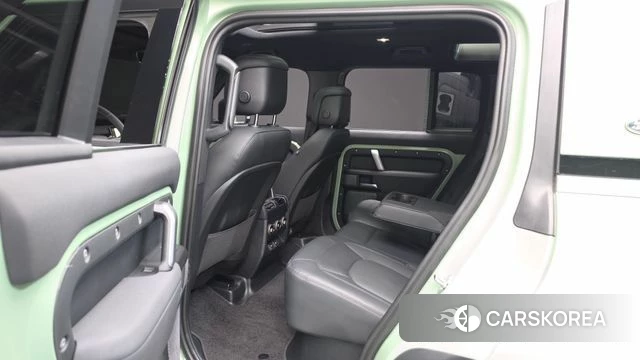 Land Rover Defender (L663) 2023 Светло-зеленый из Кореи, фото 3