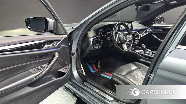 BMW 5 Series (G30) 2018 Серый из Кореи, фото 3