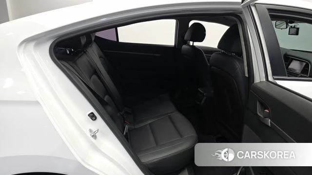 Hyundai Avante AD 2018 Белый из Кореи, фото 3