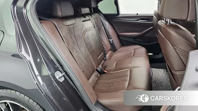 BMW 5 Series (G30) 2023 Серый из Кореи, фото 3