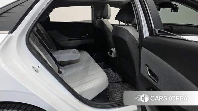 Hyundai Avante Hybrid (CN7) 2021 Белый из Кореи, фото 3