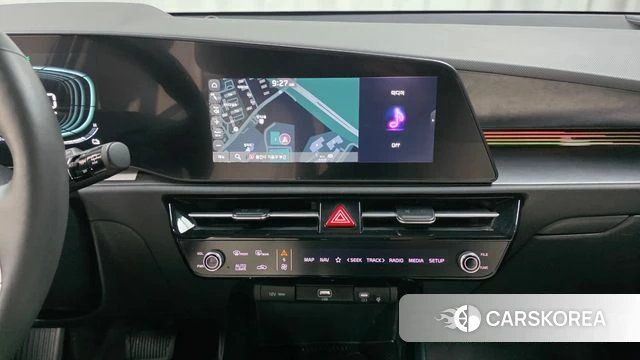 Kia Di Ol Nu Niro 2023 Темно-зеленый из Кореи, фото 3