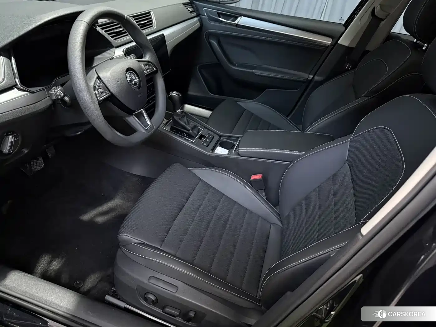 Skoda Superb 2023 Черный из Китая, фото 3