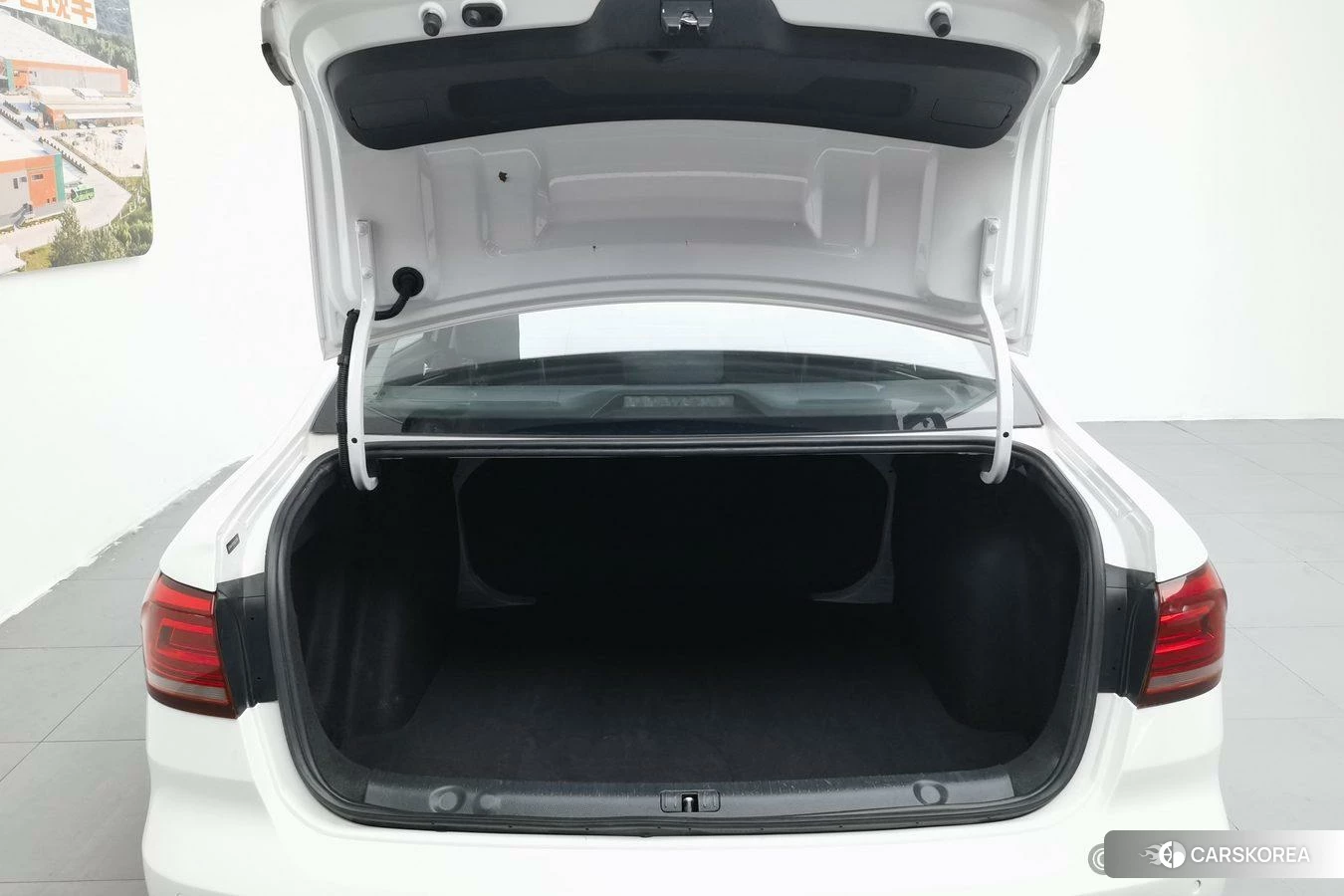 Volkswagen Lavida 2019 Белый из Китая, фото 3