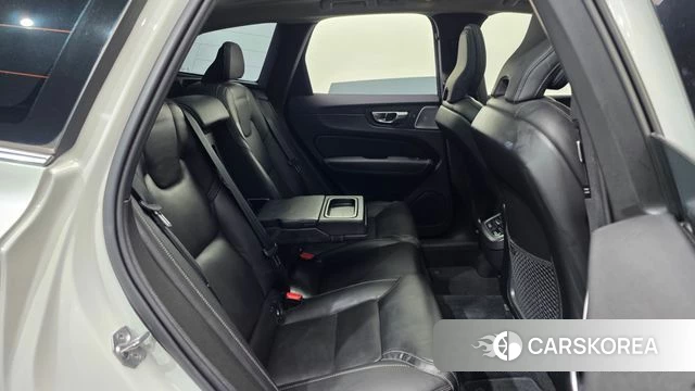 Volvo XC60 second Generation 2021 Белый из Кореи, фото 3