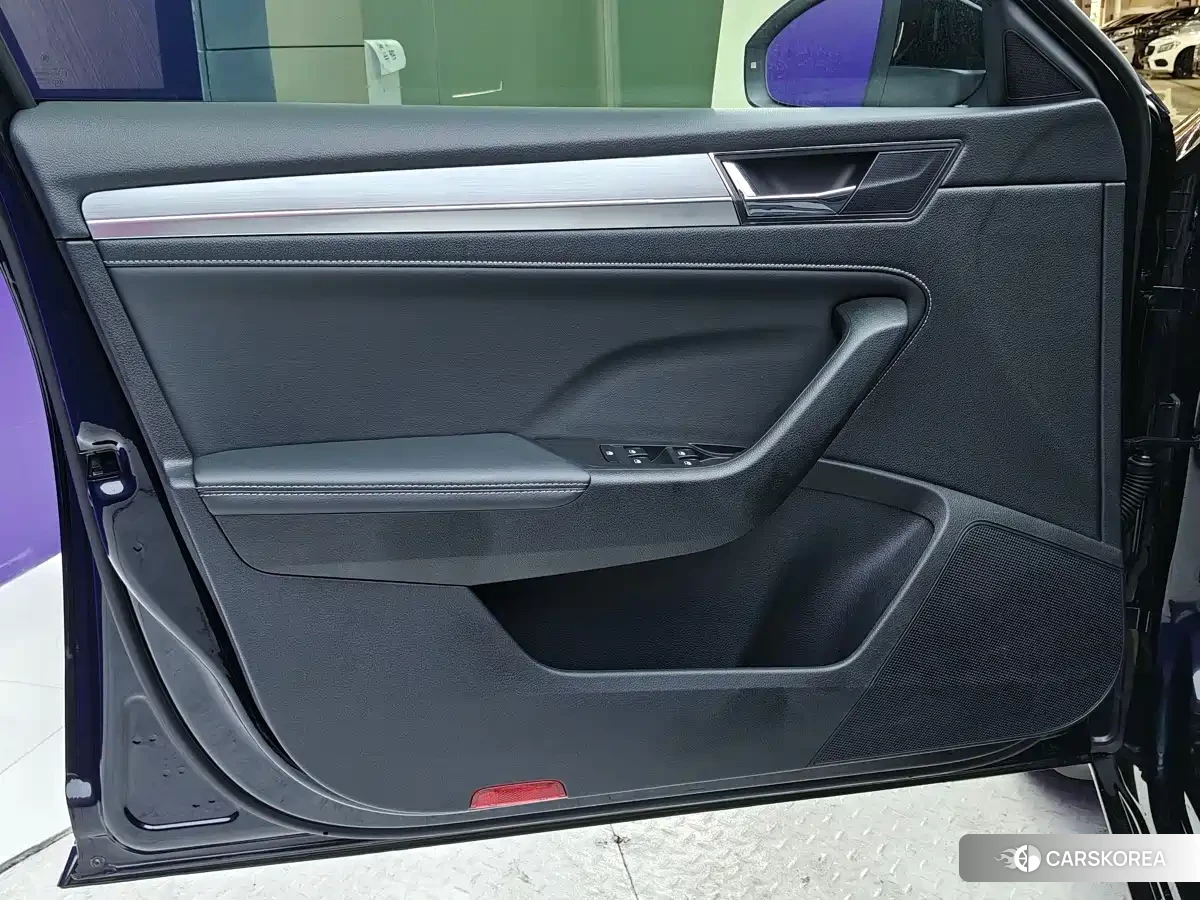 Skoda Superb 2023 Черный из Китая, фото 3