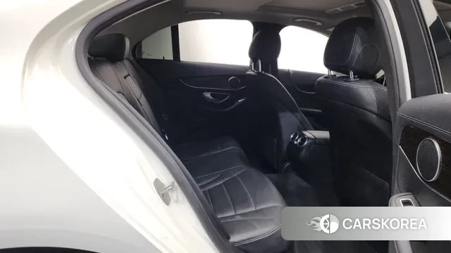 Mercedes-Benz C-Class W205 2018 Белый из Кореи, фото 3