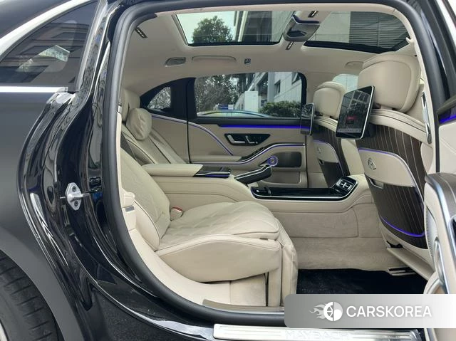 Mercedes-Benz Maybach S-class 2023 Черный из Китая, фото 3