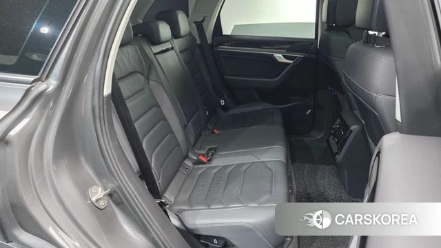 Volkswagen Touareg 3rd generation 2020 Серый из Кореи, фото 3