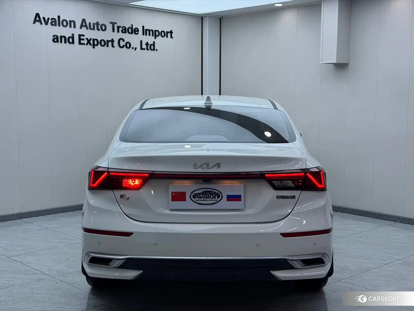 Kia K3 2023 Белый из Китая, фото 3