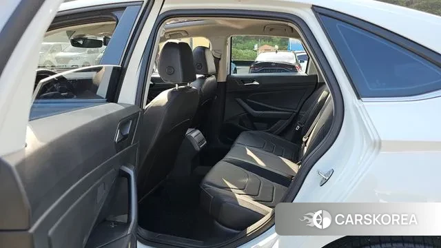 Volkswagen 7th Generation of Jetta 2023 Белый из Кореи, фото 3