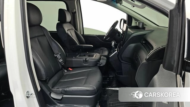 Hyundai Staria 2024 Белый из Кореи, фото 3