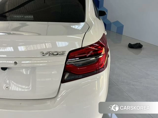 Toyota Vios 2022 Белый из Китая, фото 3