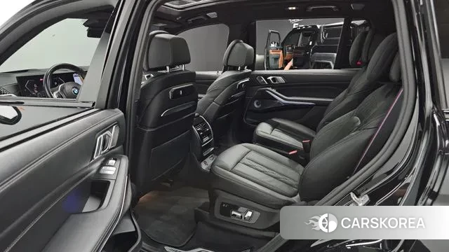 BMW X7 (G07) 2022 Черный из Кореи, фото 3