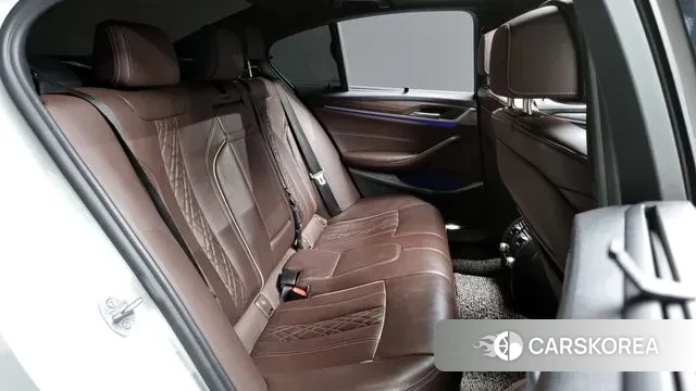 BMW 5 Series (G30) 2019 Белый из Кореи, фото 3