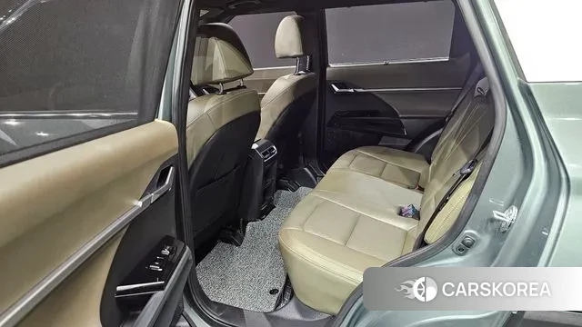 Ssangyong Torres 2023 Темно-зеленый из Кореи, фото 3