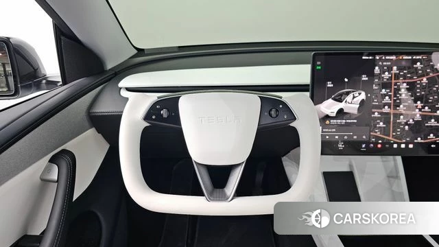 Tesla Model Y 2025 Белый из Кореи, фото 3