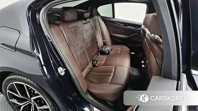 BMW 5 Series (G30) 2022 Черный из Кореи, фото 3