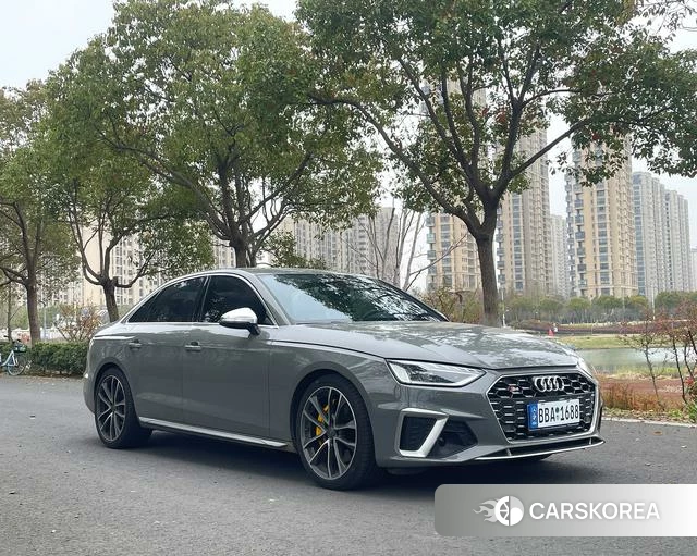 Audi S4 2021 Серебристо-серый из Китая, фото 3