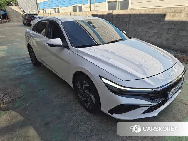 Hyundai The New Avante (CN7) 2023 Белый из Кореи, фото 3