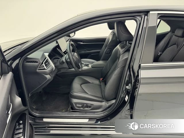 Toyota Camry 2023 Черный из Китая, фото 3
