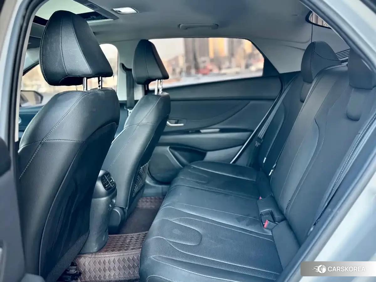 Hyundai Elantra 2023 Белый из Китая, фото 4