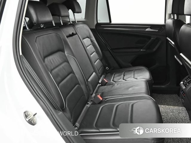 Volkswagen Tiguan second Generation 2018 Белый из Кореи, фото 3