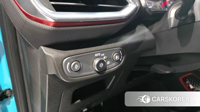 Chevrolet (GM Daewoo) Trailblazer 2022 Небесно-голубой из Кореи, фото 3