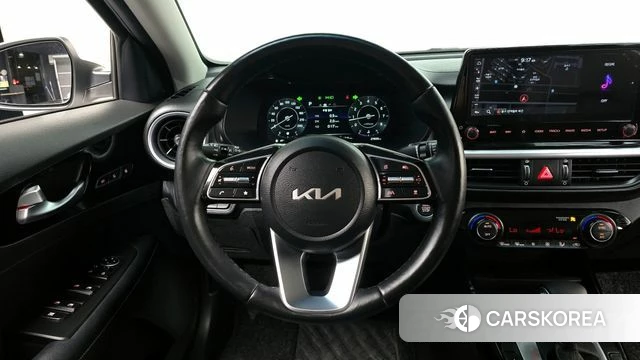 Kia The New K3 2nd generation 2021 Белый из Кореи, фото 3