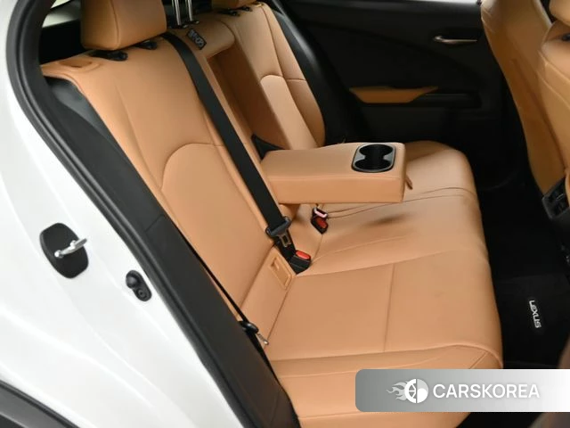 Lexus UX300h 2024 Белый из Кореи, фото 3