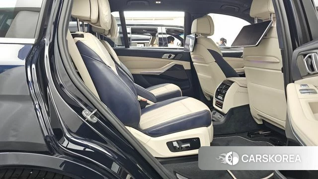 BMW X7 (G07) 2022 Черный из Кореи, фото 3