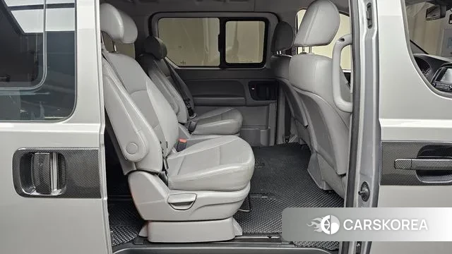 Hyundai The New Grand Starex 2018 Серебристо-серый из Кореи, фото 3