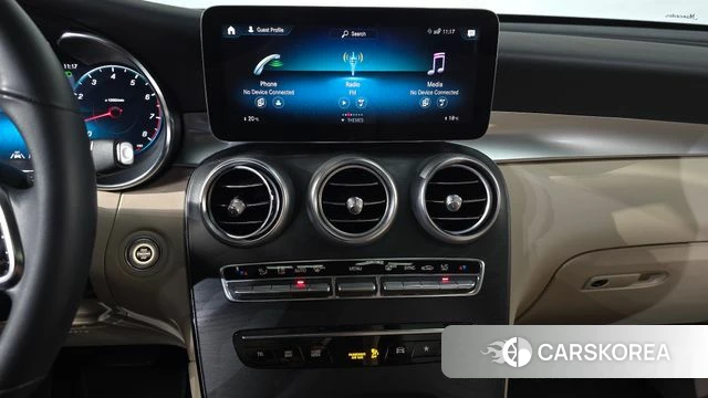 Mercedes-Benz GLC-Class X253 2023 Белый из Кореи, фото 3