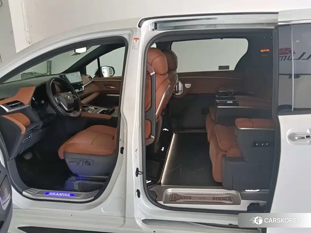 Toyota Granvia 2025 Белый из Китая, фото 3