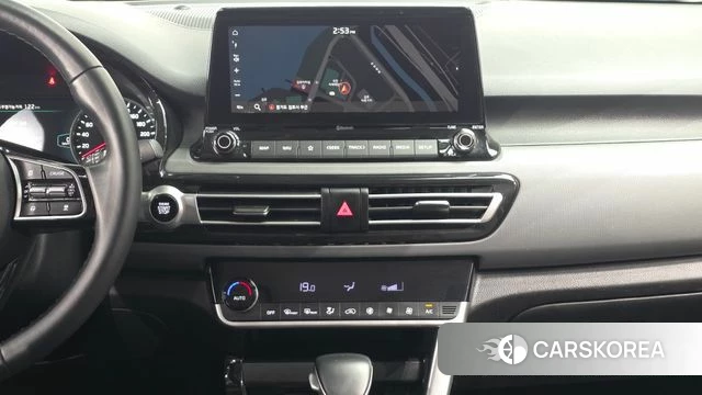 Kia Seltos 2022 Белый из Кореи, фото 3