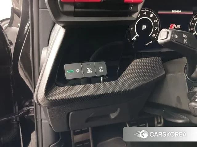 Audi RS3 (8Y) 2024 Черный из Кореи, фото 3