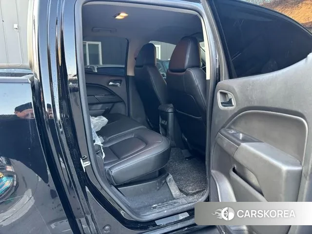 Chevrolet (GM Daewoo) Real New Colorado 2022 Черный из Кореи, фото 3