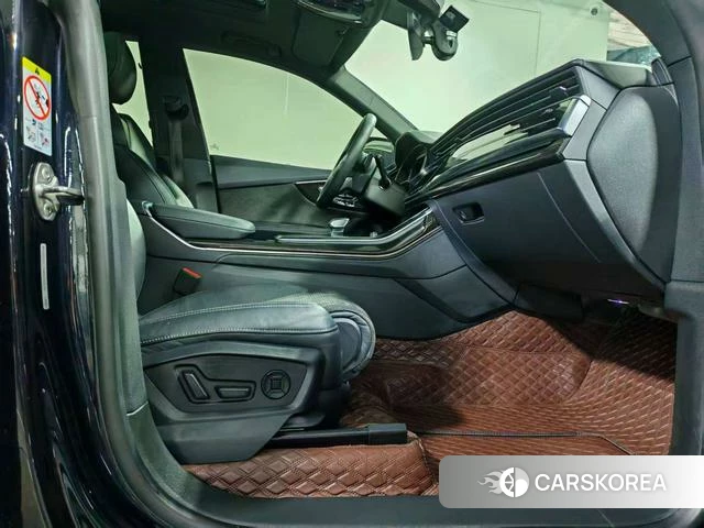 Audi Q8 2021 Черный из Китая, фото 3