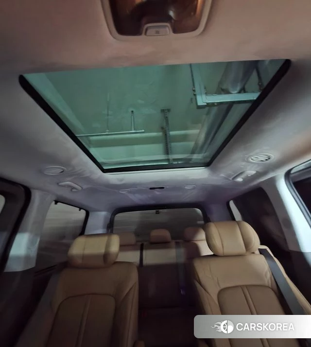 Hyundai Staria 2025 Белый из Кореи, фото 3