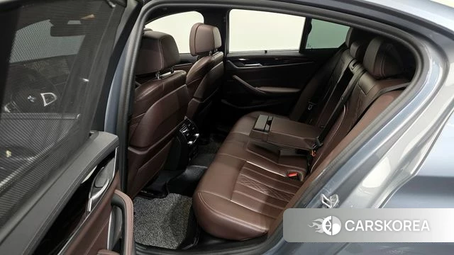 BMW 5 Series (G30) 2022 Серебристо-серый из Кореи, фото 3