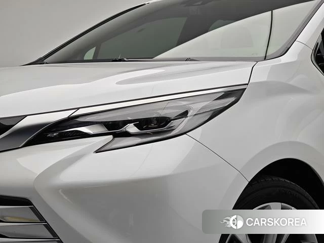 Toyota Saina 2022 Белый из Китая, фото 3