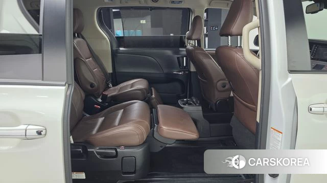 Toyota Sienna 2018 Белый из Кореи, фото 3