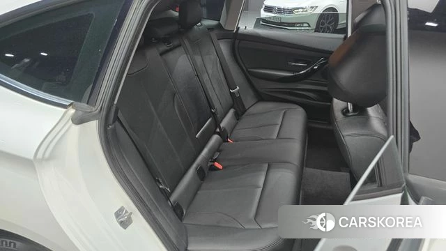 BMW 3 Series GT (F34) 2018 Белый из Кореи, фото 3
