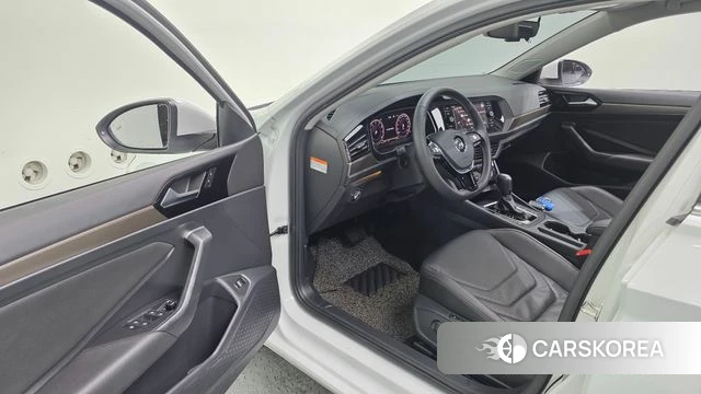 Volkswagen 7th Generation of Jetta 2021 Белый из Кореи, фото 3