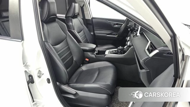 Toyota RAV4 5th Generation 2022 Белый из Кореи, фото 3