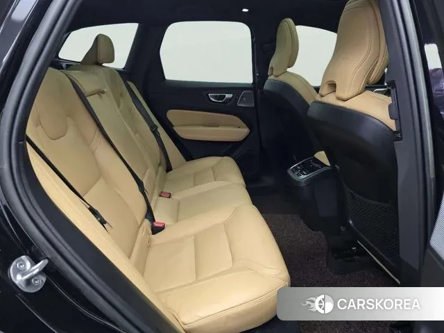 Volvo XC60 second Generation 2023 Черный из Кореи, фото 3