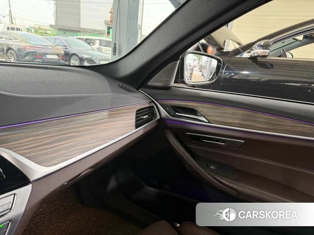 BMW 5 Series (G30) 2019 Черный из Кореи, фото 3