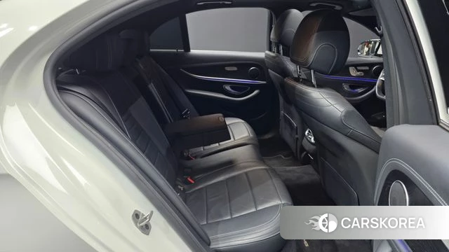 Mercedes-Benz E-Class W213 2021 Белый из Кореи, фото 3