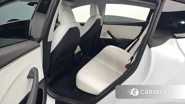 Tesla Model 3 2024 Белый из Кореи, фото 3