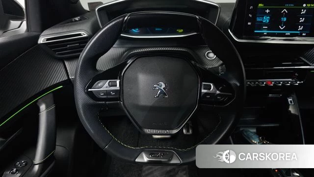 Peugeot e-2008 second generation 2023 Белый из Кореи, фото 3